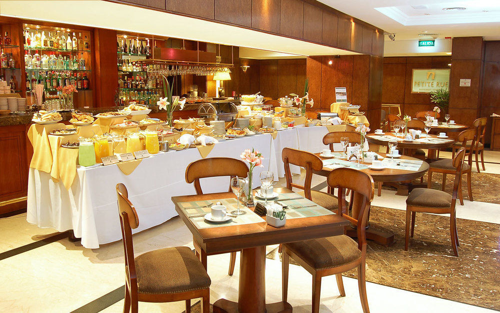 Howard Johnson Hotel 9 De Julio Avenue Буэнос-Айрес Ресторан фото